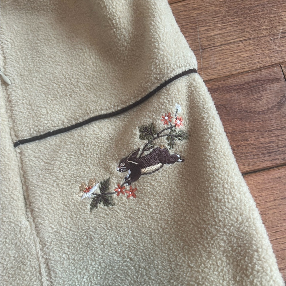 Cottagecore rustic embroidered fleece vest - Picture 3 of 11